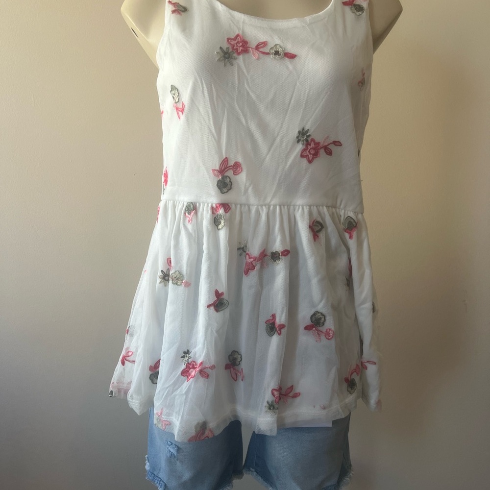 Floral Embroidered White Sleeveless Top